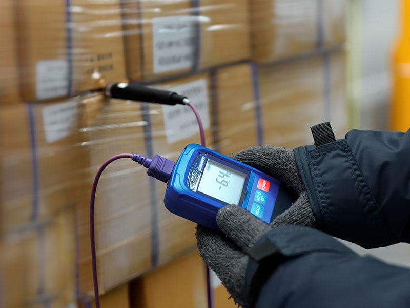 cold shipping packaging temperature checking